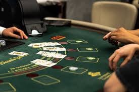 Sesi roulette langsung dengan dealer profesional Meja roulette kasino langsung dengan dealer profesional